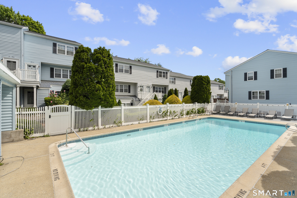 14-1/2 Fairview Avenue - Photo 11