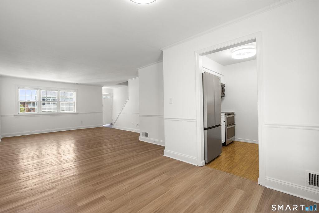 14-1/2 Fairview Avenue - Photo 2