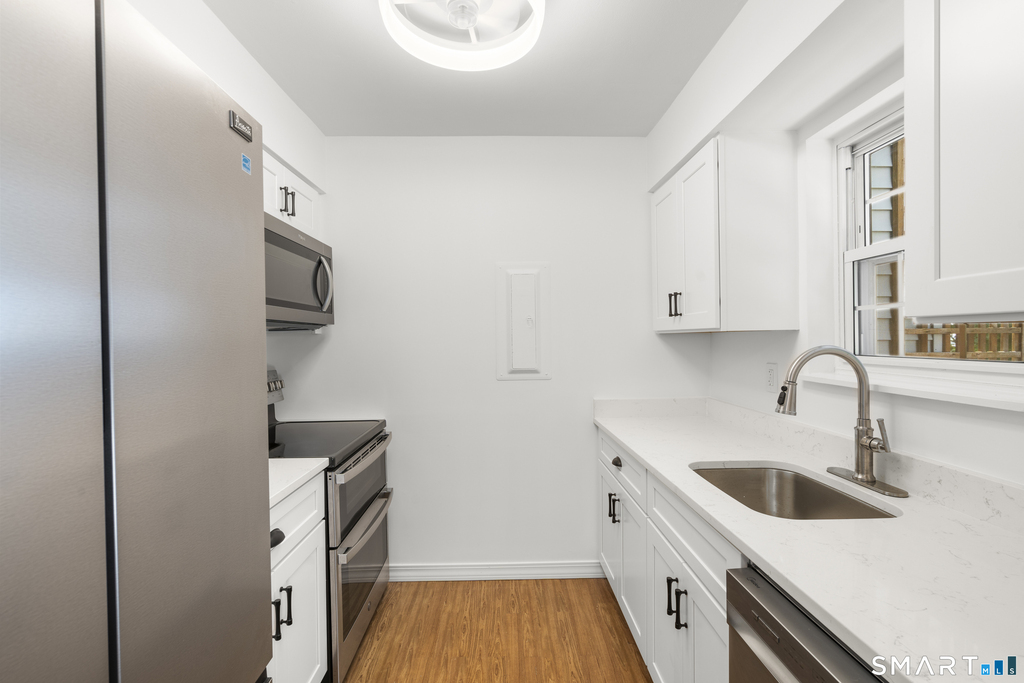 14-1/2 Fairview Avenue - Photo 3