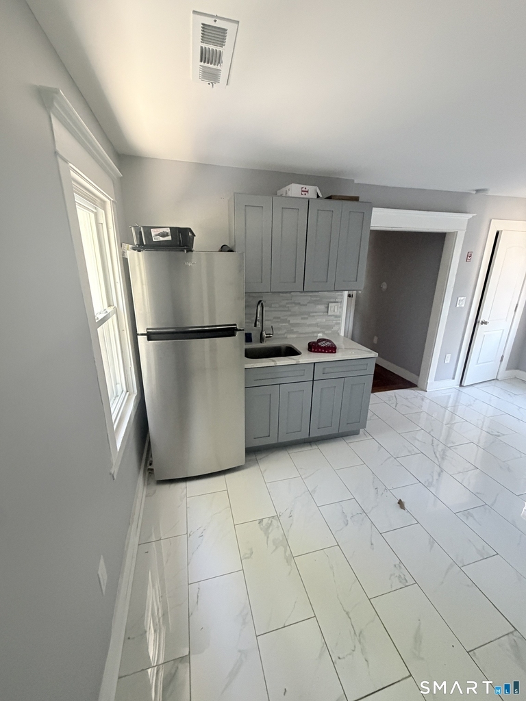 32 Alstrum Street - Photo 3