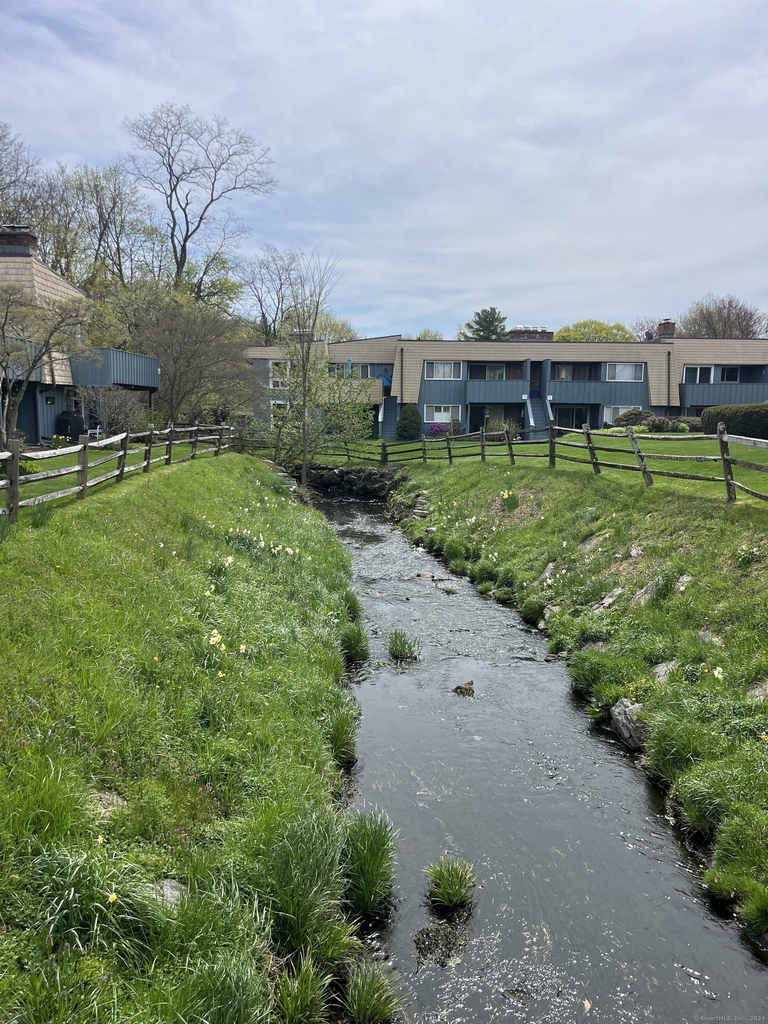 1153 Stratfield Road - Photo 13