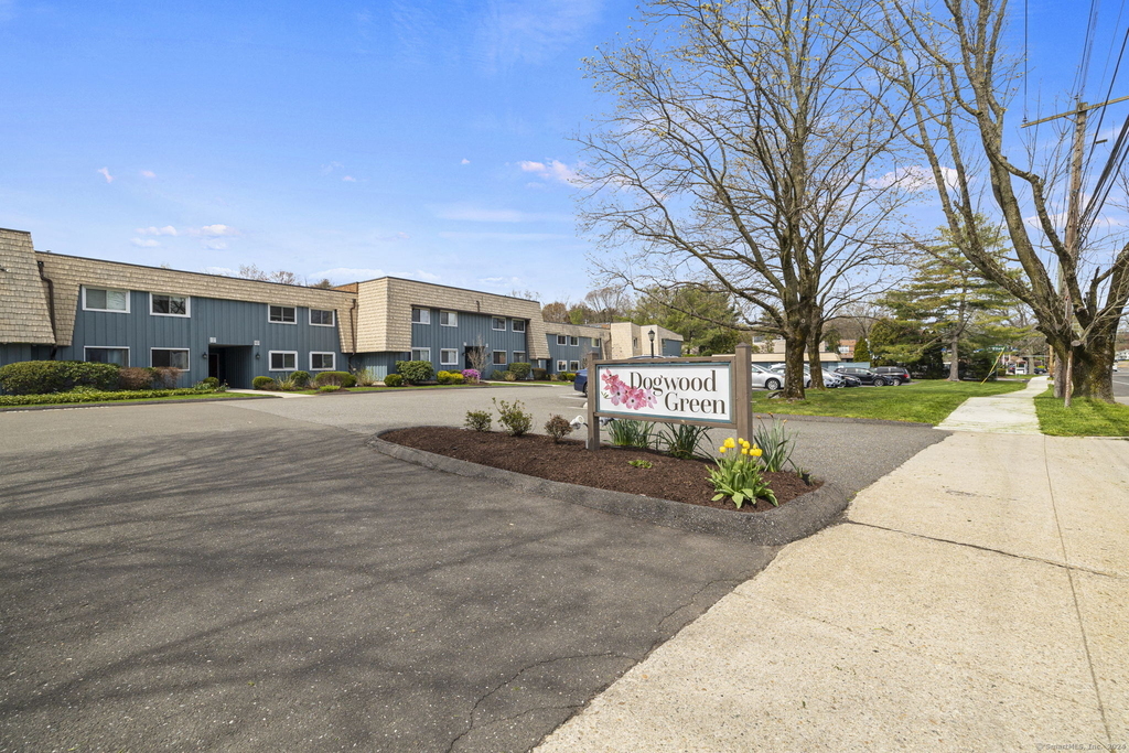 1153 Stratfield Road - Photo 17