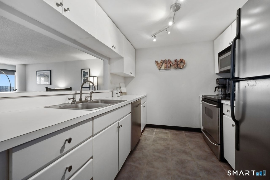 127 Greyrock Place - Photo 4