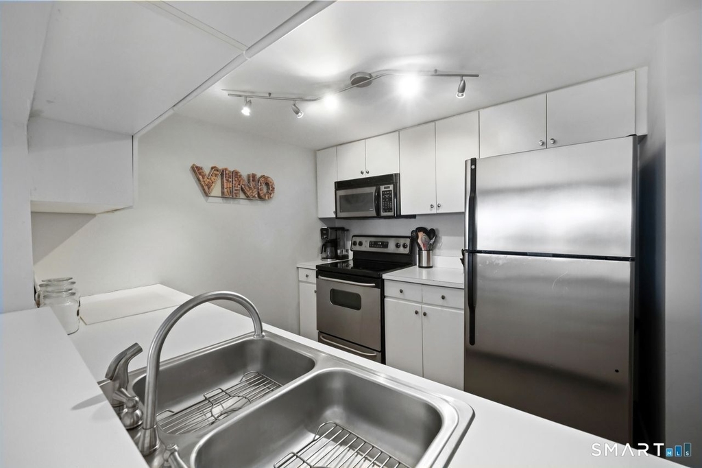 127 Greyrock Place - Photo 6