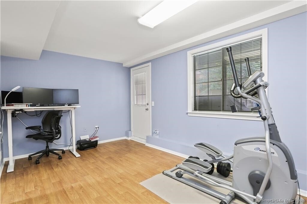 237 Strawberry Hill Avenue - Photo 23