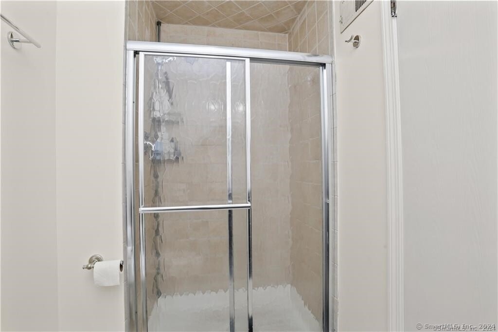 237 Strawberry Hill Avenue - Photo 21