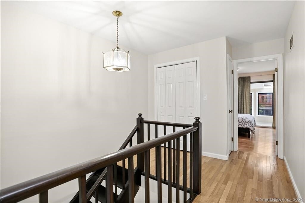 237 Strawberry Hill Avenue - Photo 12