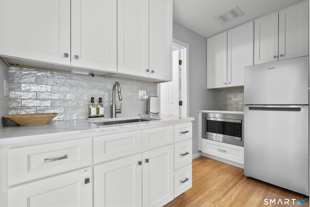 62 Cosey Beach Avenue - Photo 8