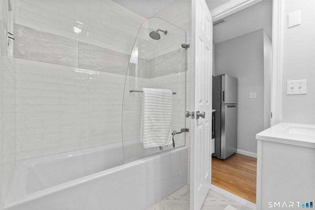62 Cosey Beach Avenue - Photo 11