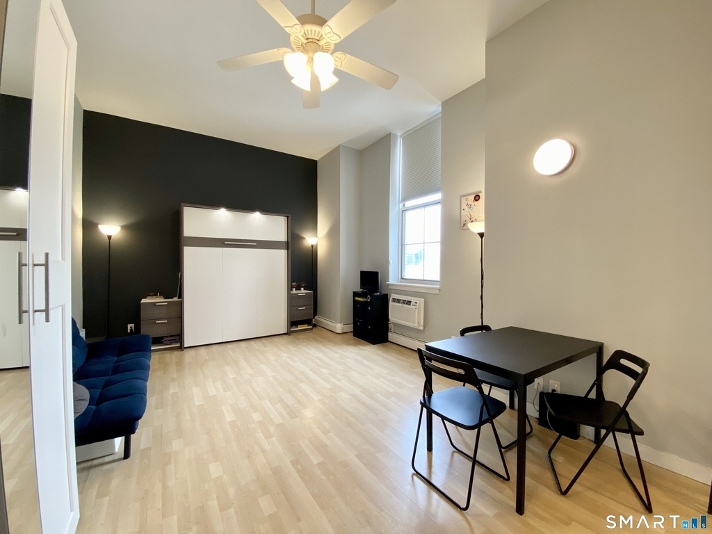 124 Court Street - Photo 0