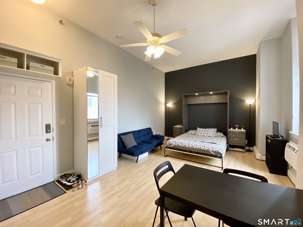 124 Court Street - Photo 1