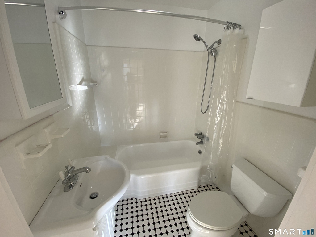 268 College Street - Photo 7