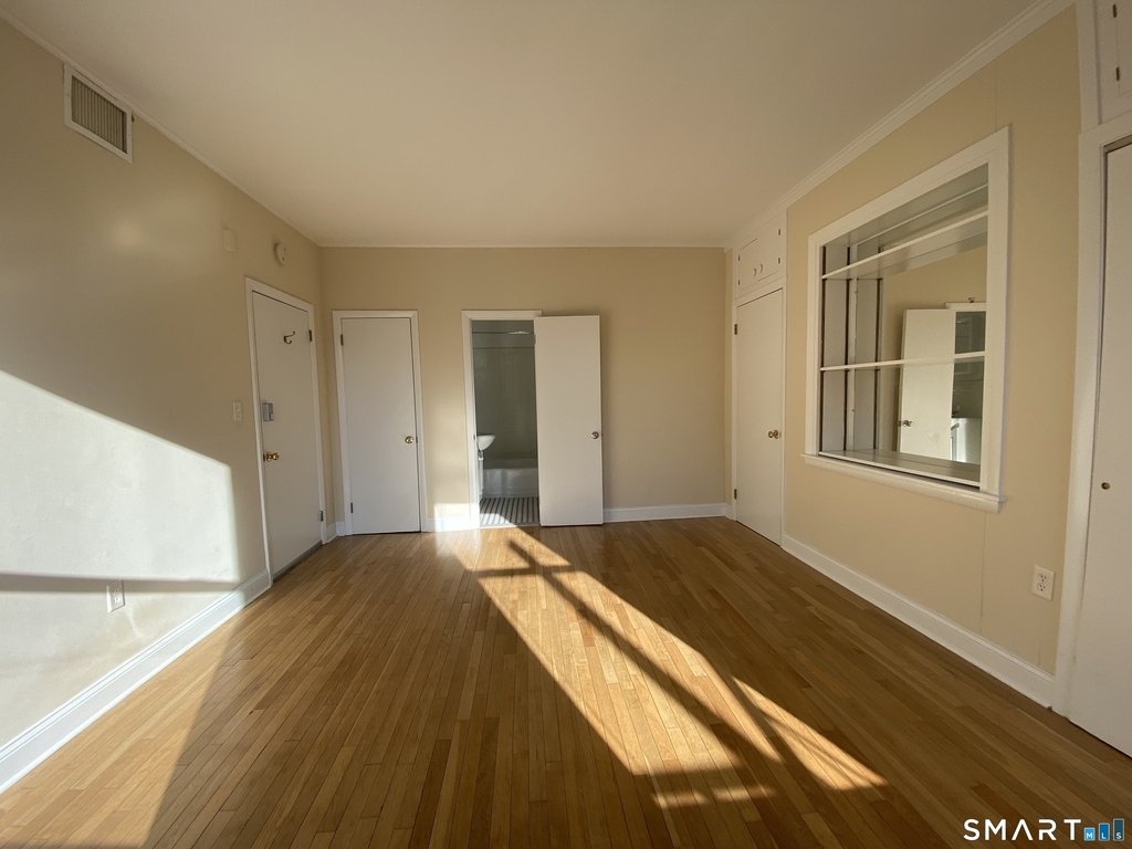 268 College Street - Photo 2