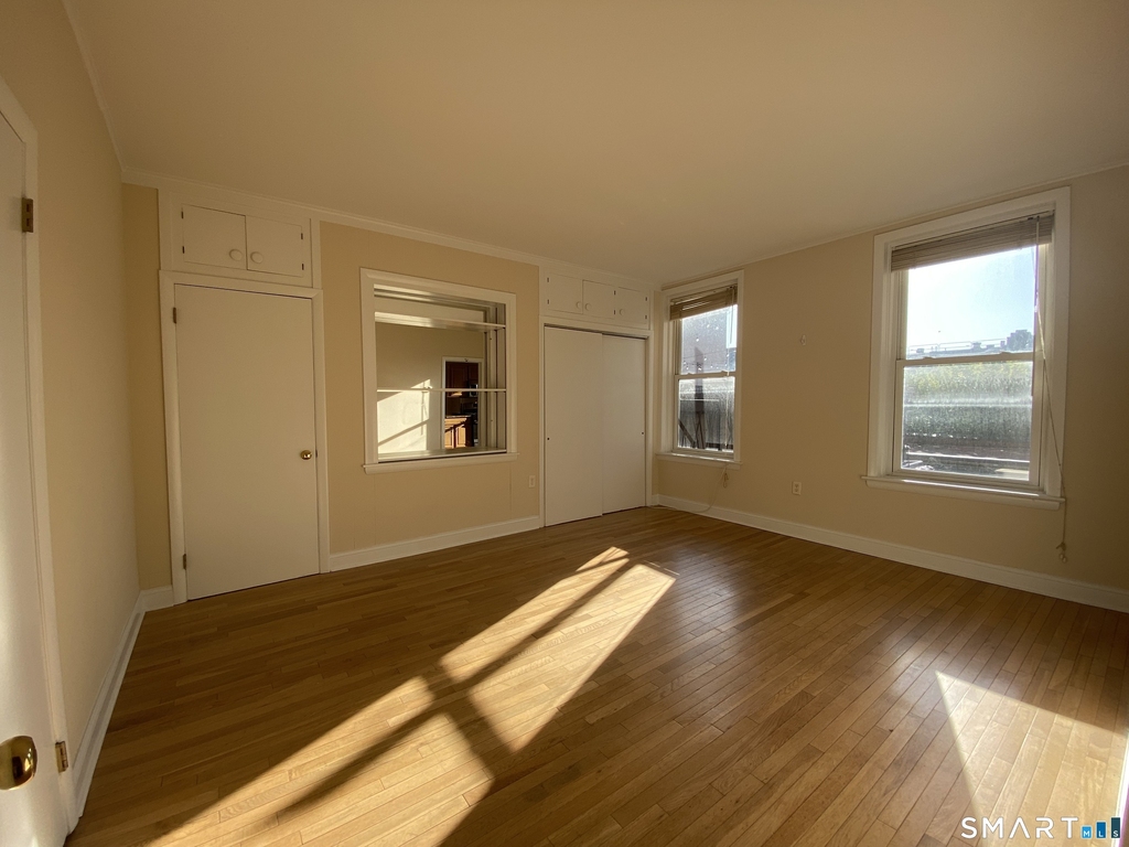 268 College Street - Photo 8