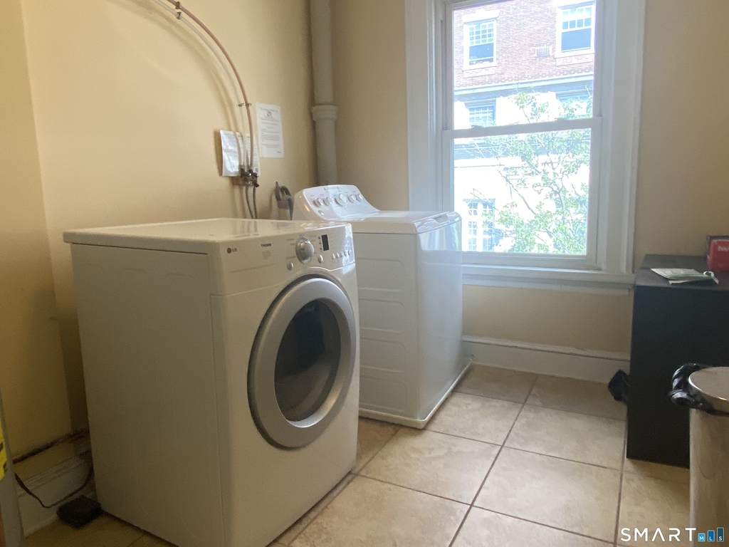 268 College Street - Photo 9