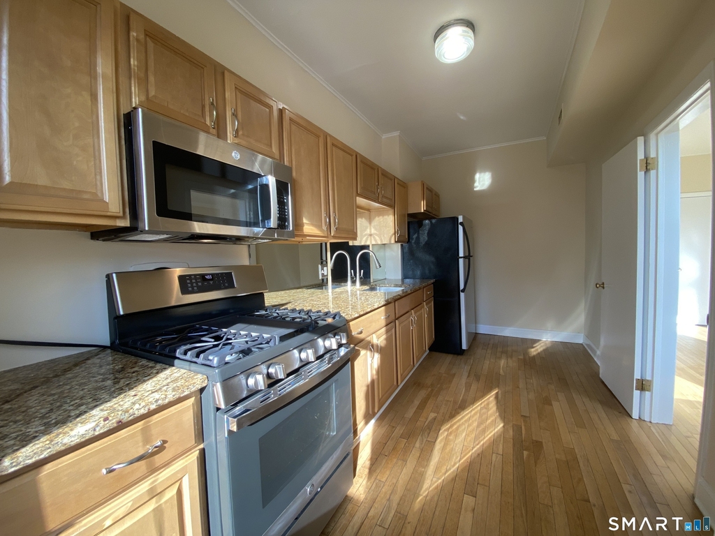 268 College Street - Photo 5