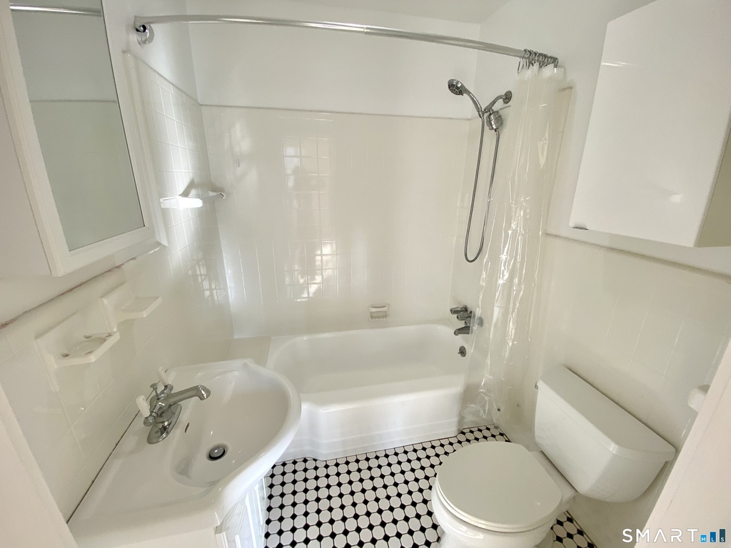 268 College Street - Photo 7