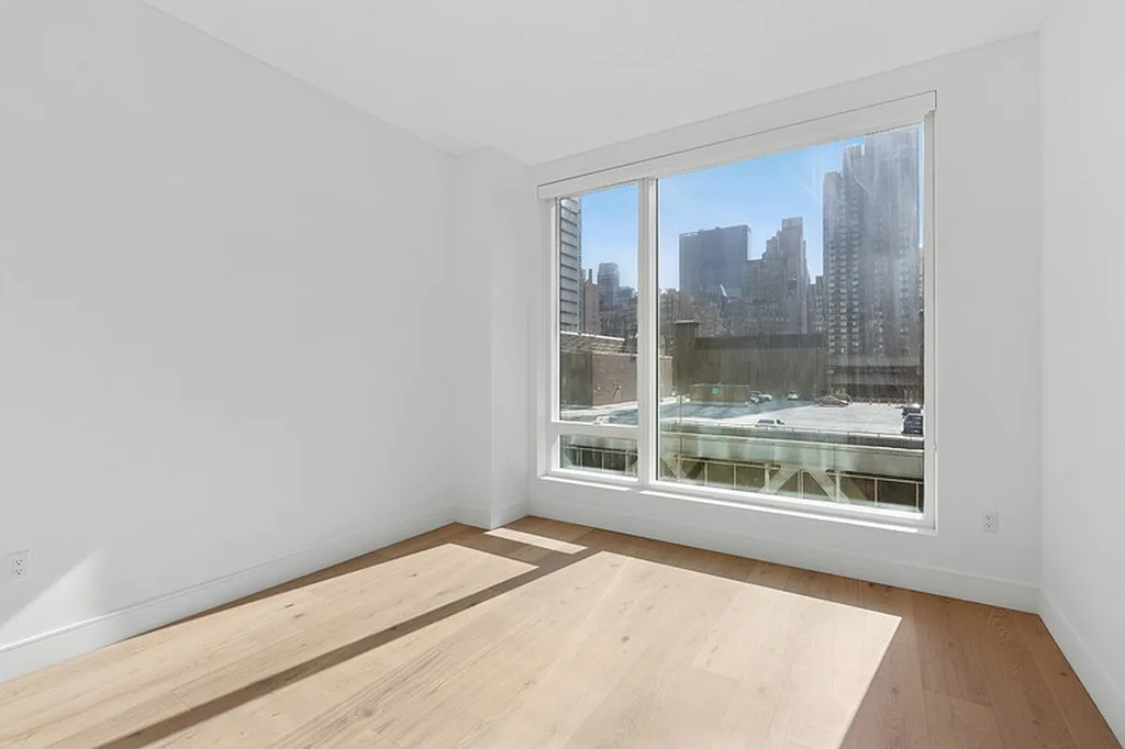 Hell’s Kitchen 43rd Street - Photo 9