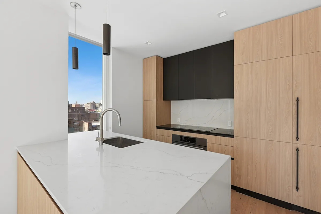 Hell’s Kitchen 43rd Street - Photo 3