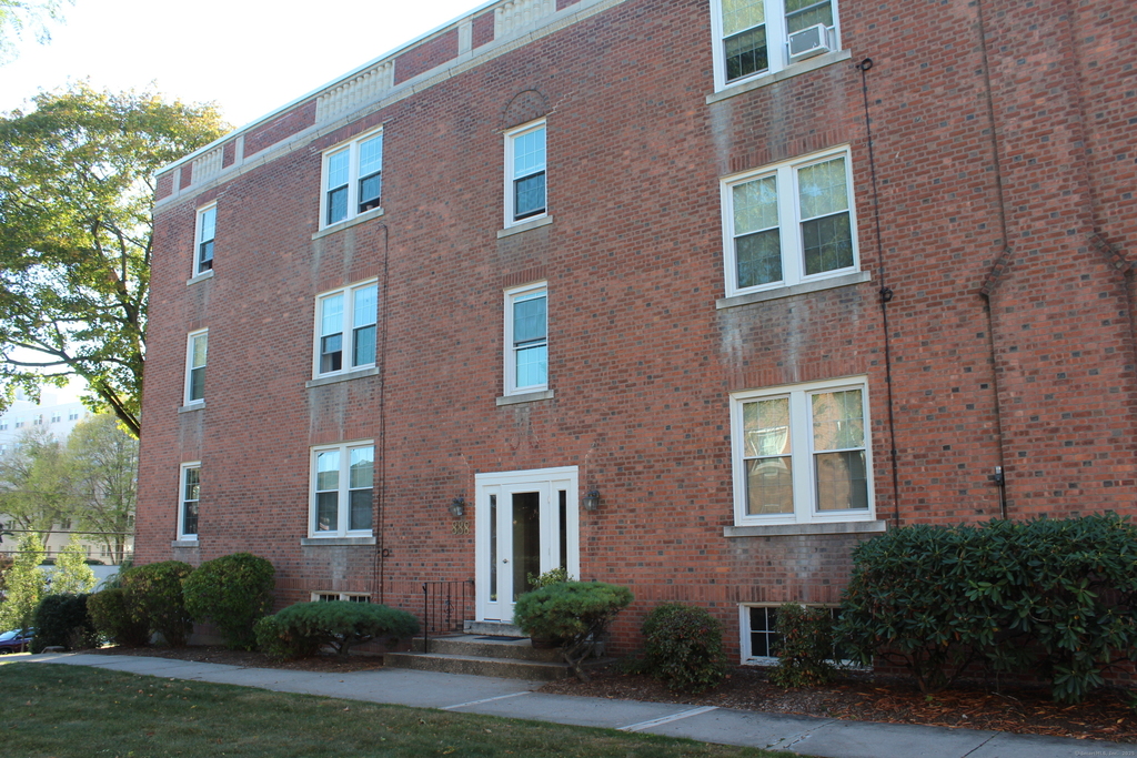 888 Farmington Avenue - Photo 1