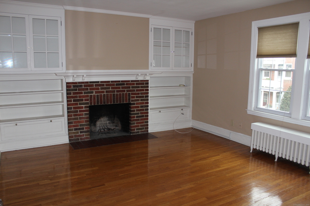 888 Farmington Avenue - Photo 3