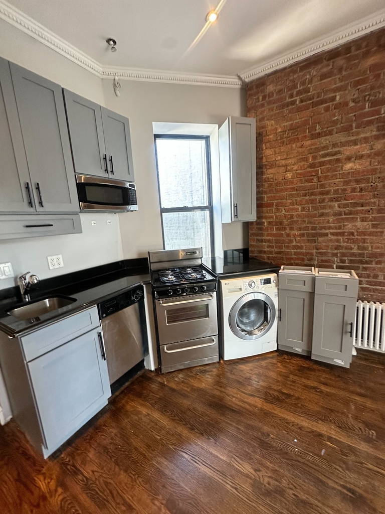 Mott & Prince Street - Photo 1