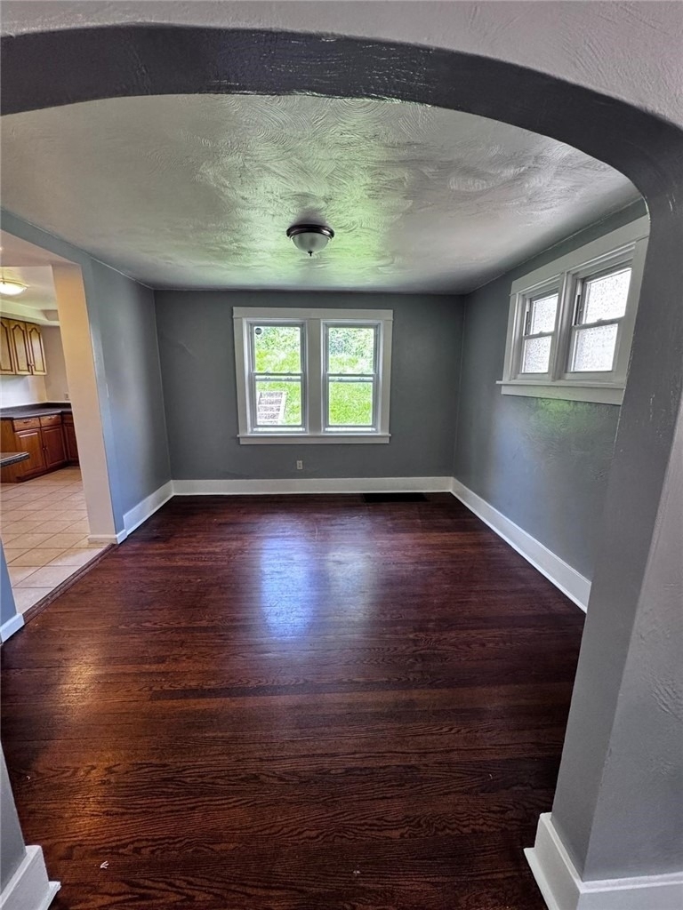 2308 Starkamp St - Photo 3