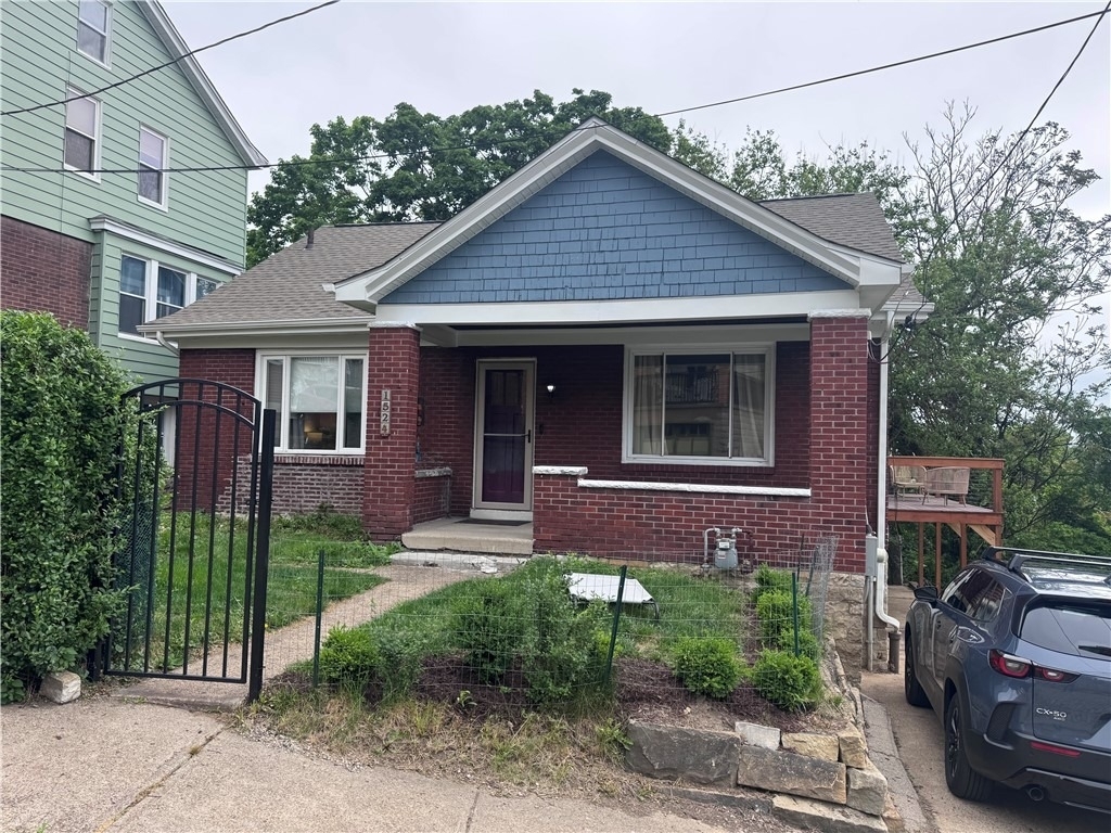 1524 Warren St - Photo 0