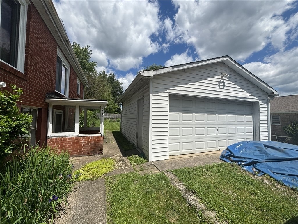 809 Carbon Rd - Photo 3