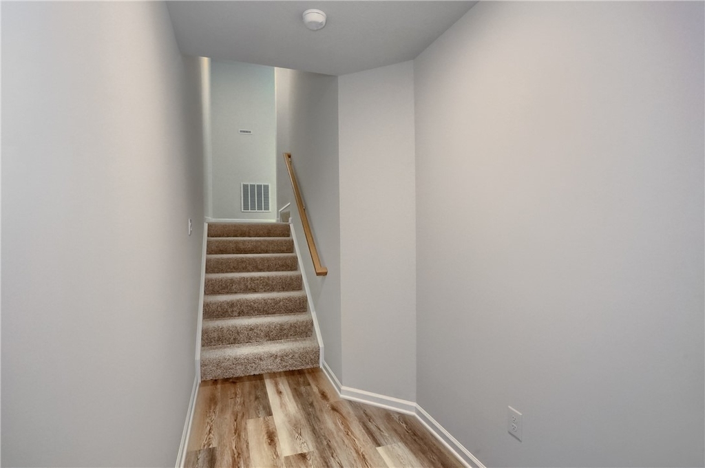 311 Alliance Drive - Photo 3