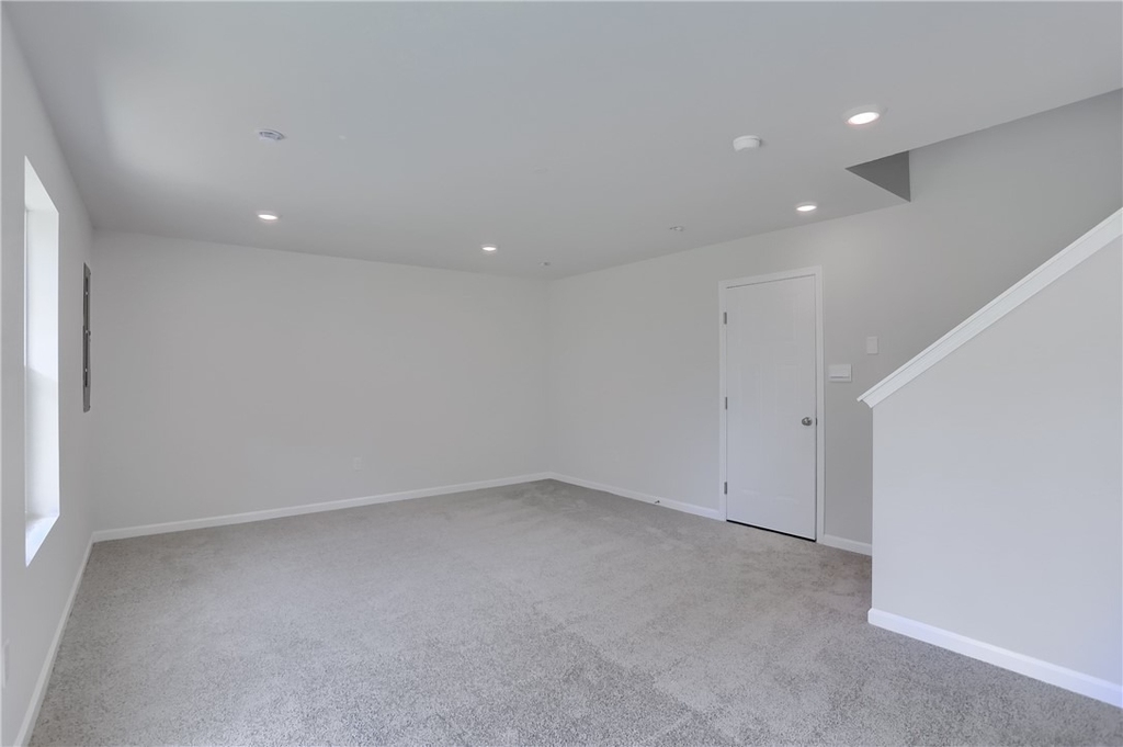 311 Alliance Drive - Photo 2