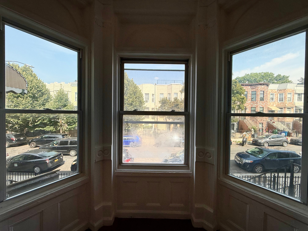 228 Covert Street - Photo 2