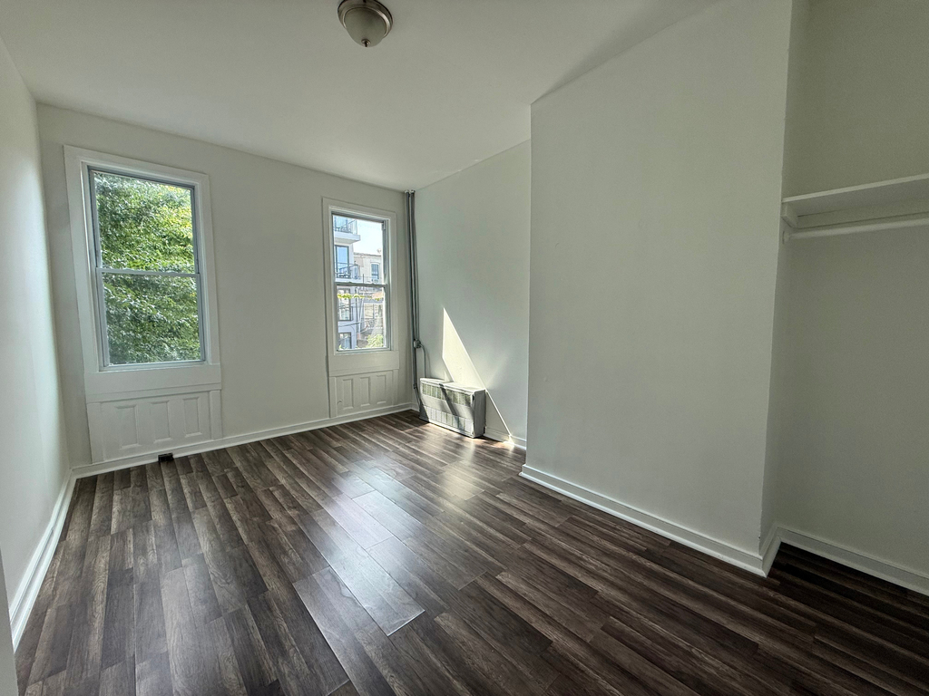 228 Covert Street - Photo 5