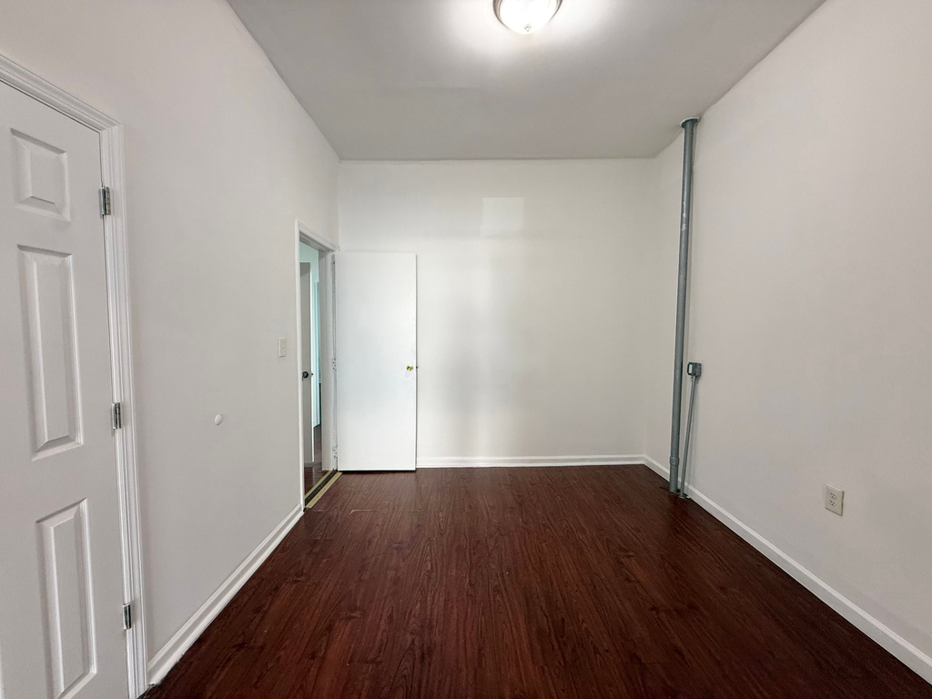 228 Covert Street - Photo 4