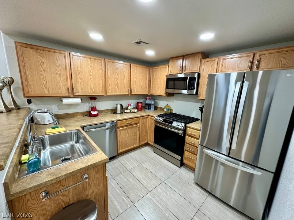 9580 W Reno Avenue - Photo 5