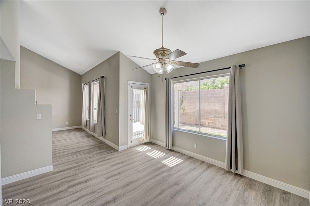 9421 Valley Hills Avenue - Photo 10
