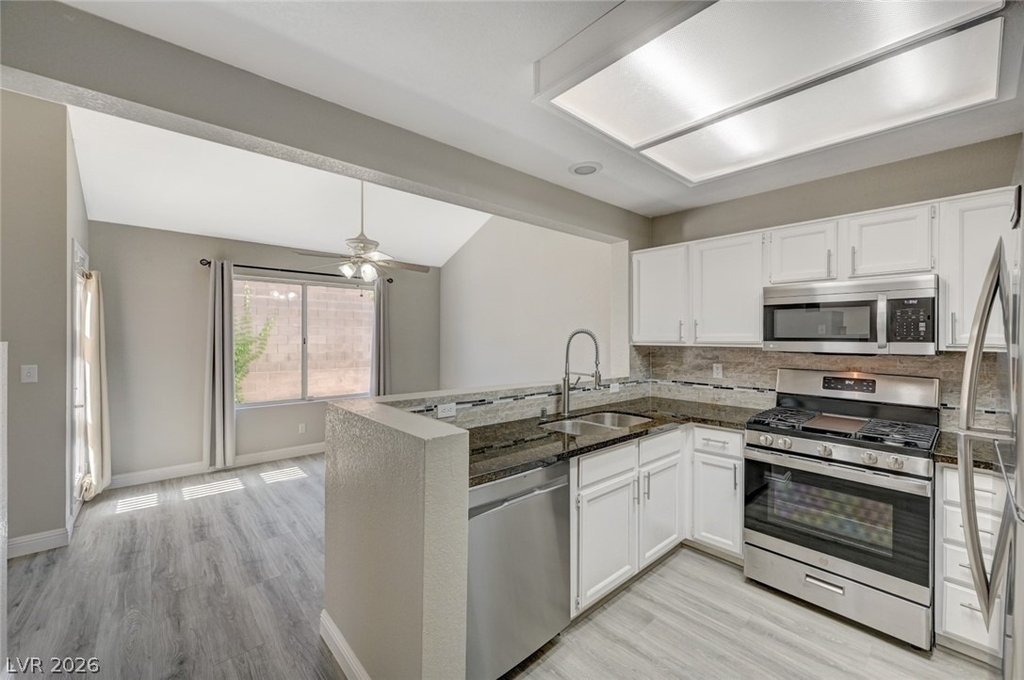 9421 Valley Hills Avenue - Photo 14