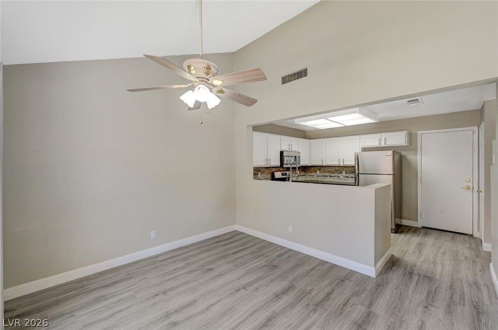 9421 Valley Hills Avenue - Photo 12
