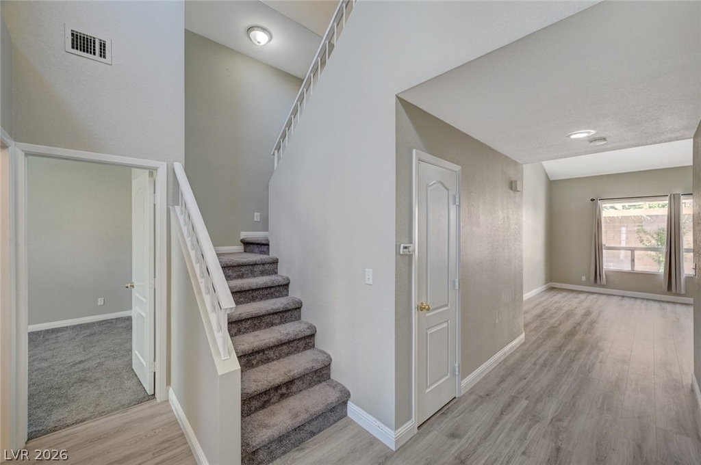 9421 Valley Hills Avenue - Photo 4