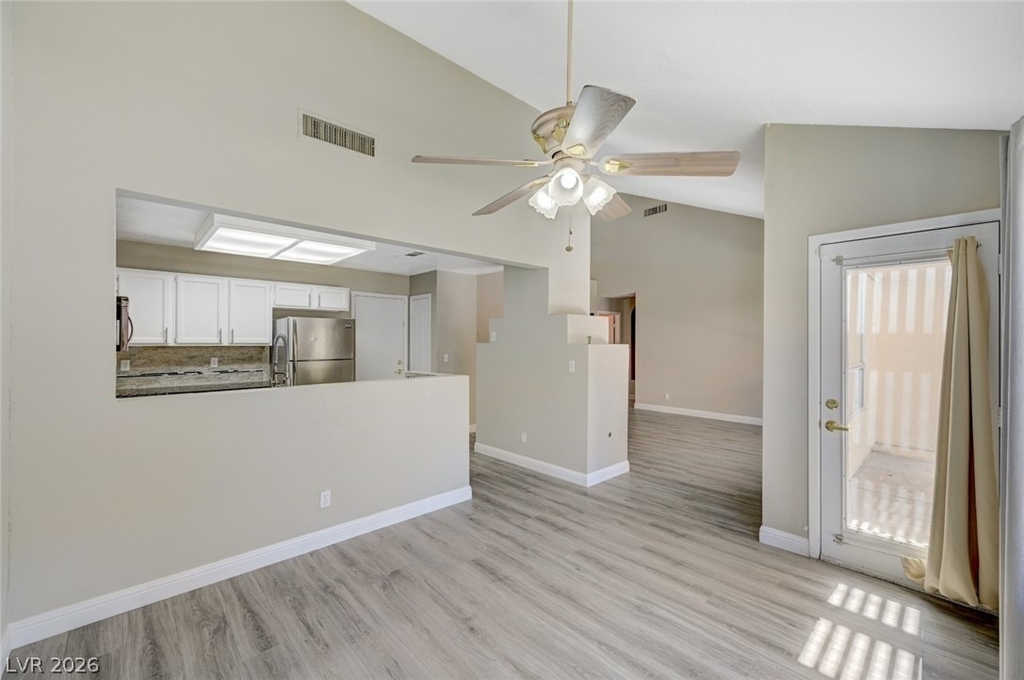 9421 Valley Hills Avenue - Photo 11