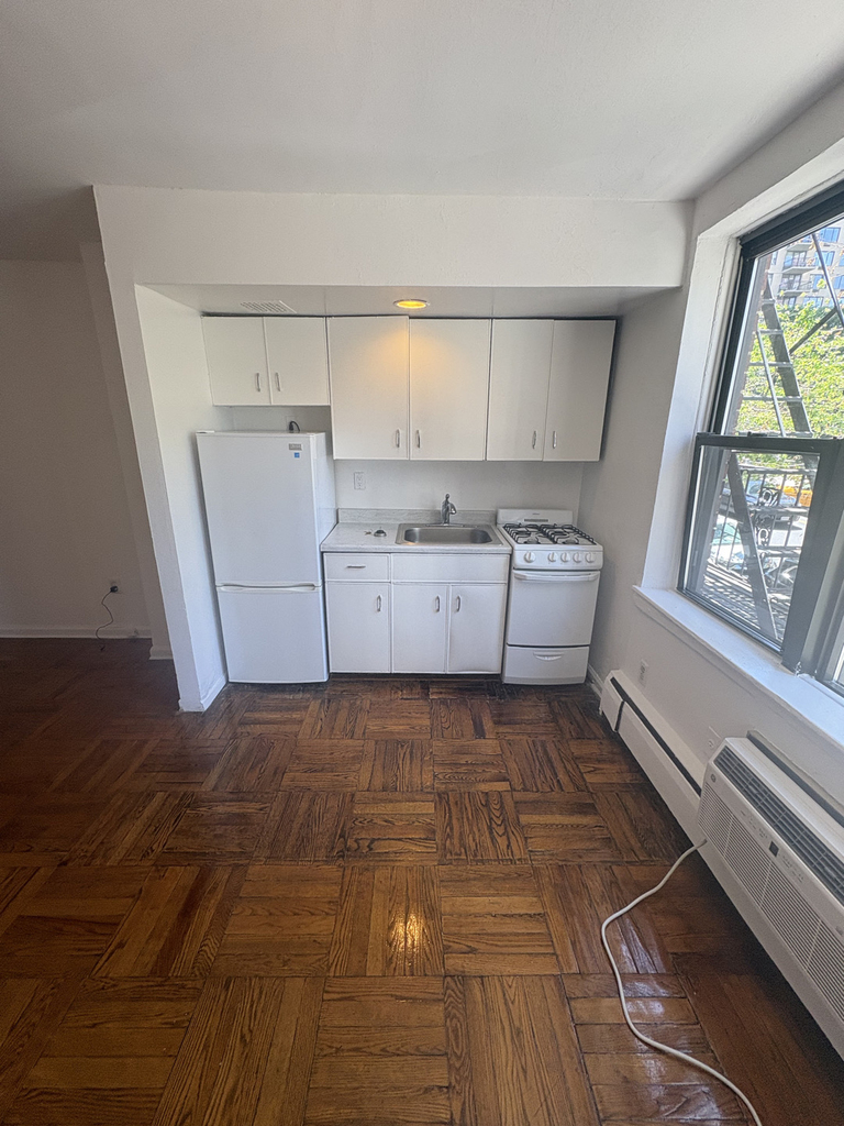 York Avenue/74th Street - Photo 2