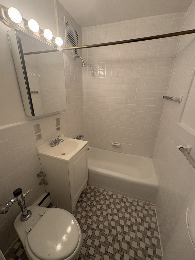 York Avenue/74th Street - Photo 3