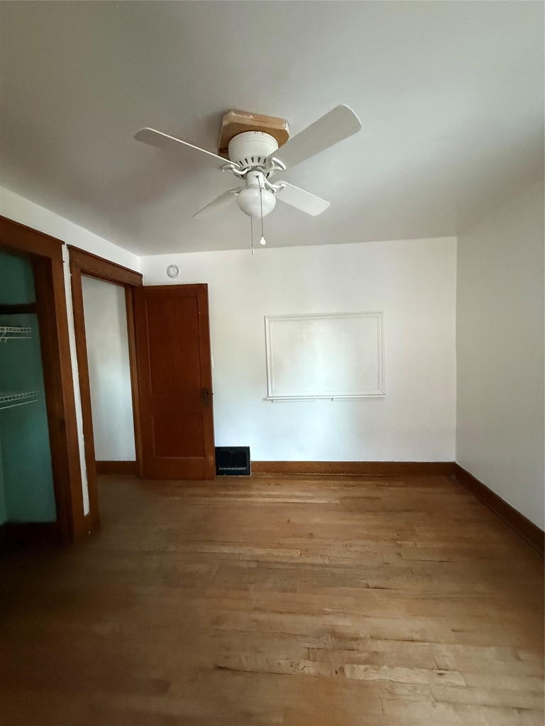 209 Dudley Ave - Photo 2