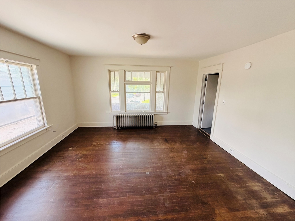528 Chenango Street - Photo 8