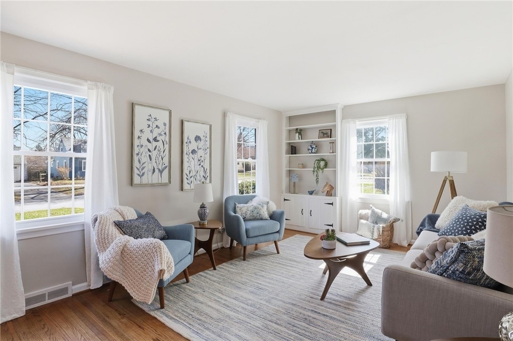 37 Oakmount Drive - Photo 1