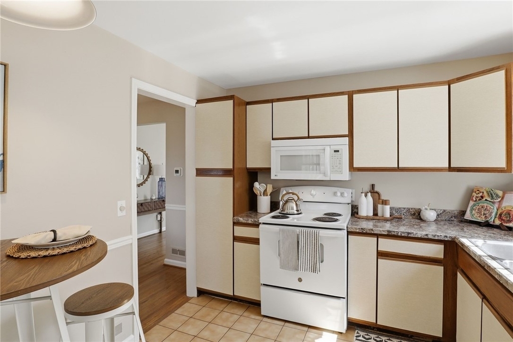 37 Oakmount Drive - Photo 9