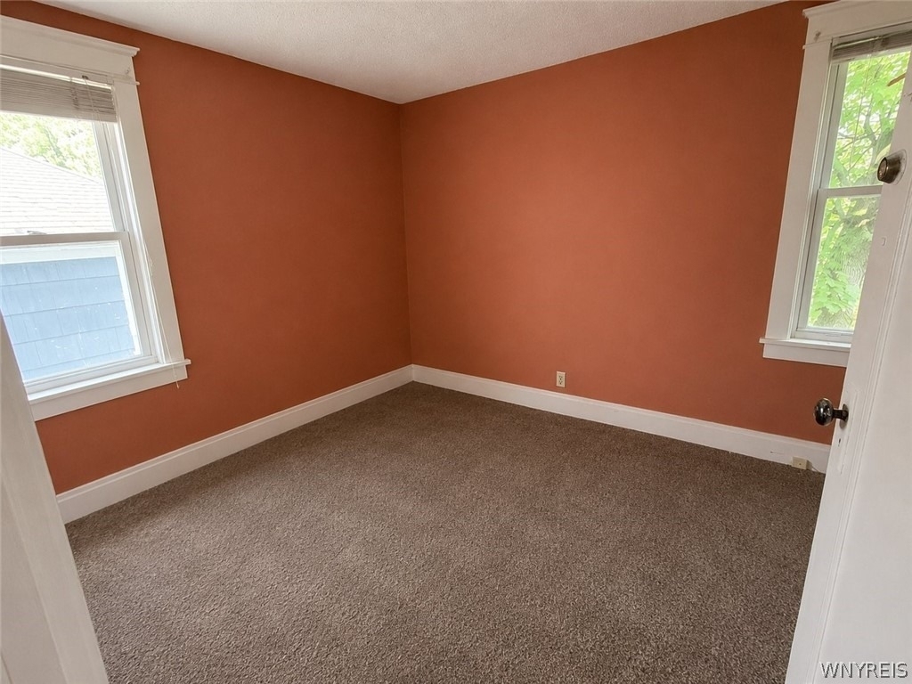 147 W Winspear Avenue - Photo 3