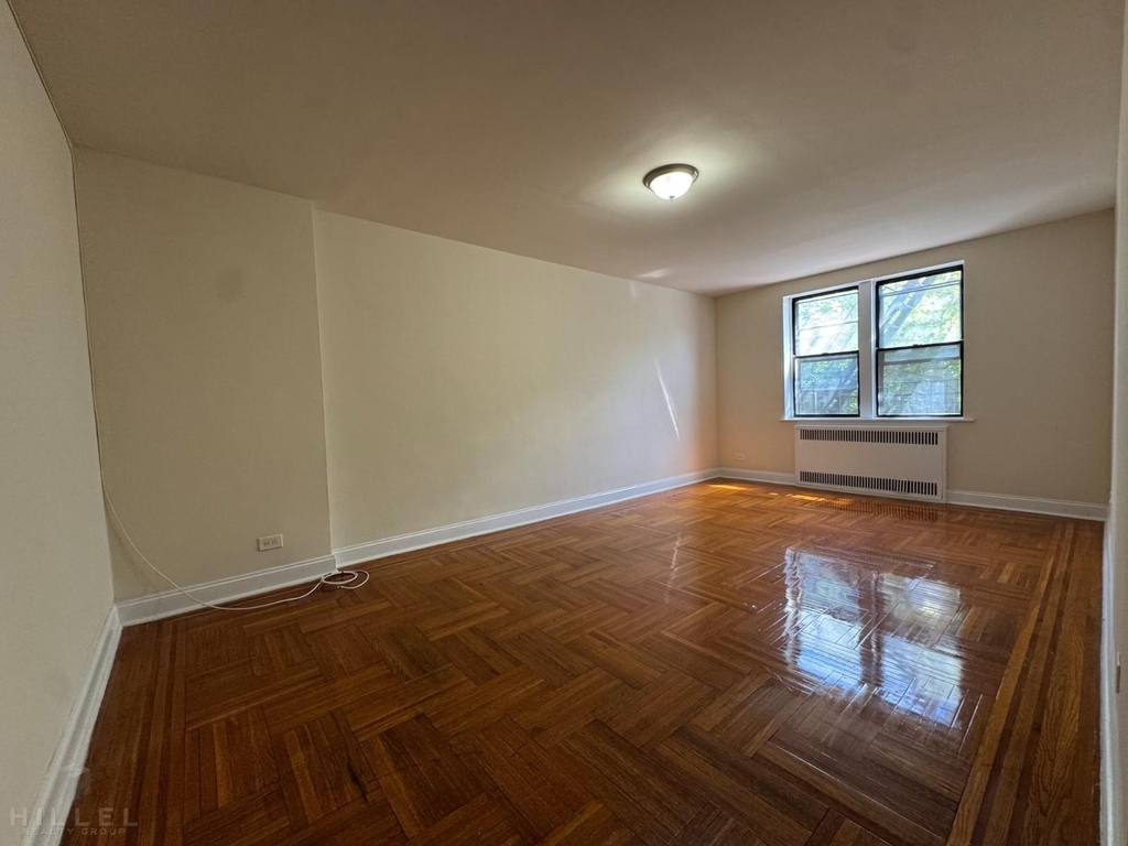 Skillman Ave. - Photo 2