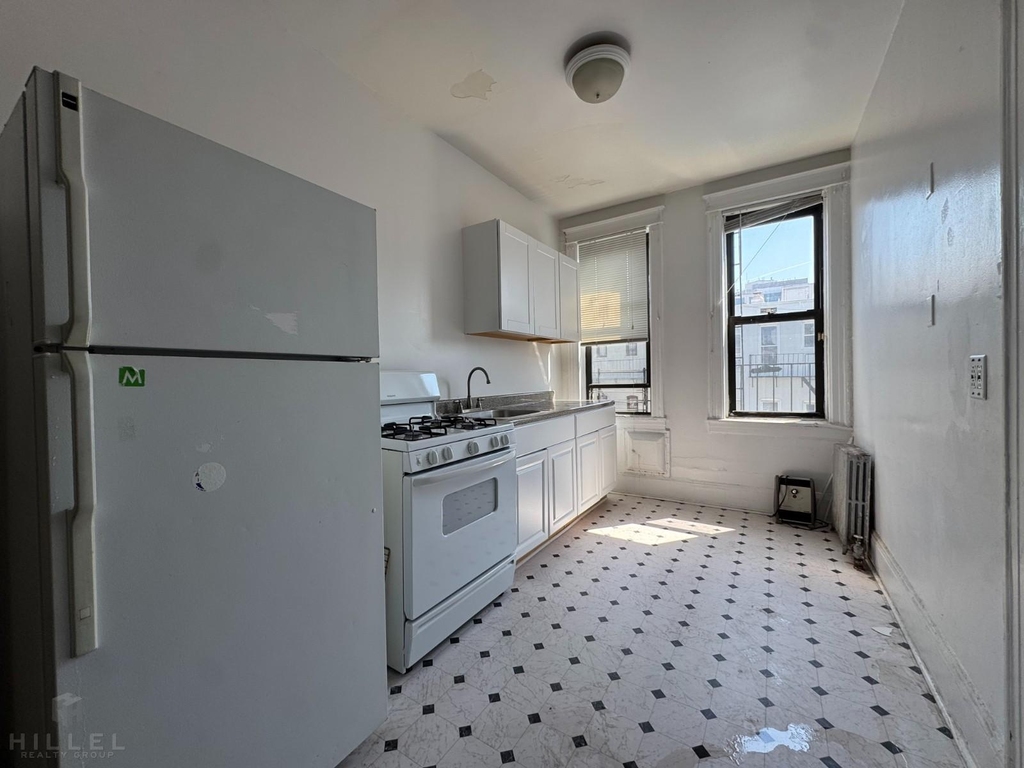 41st Street - Photo 0