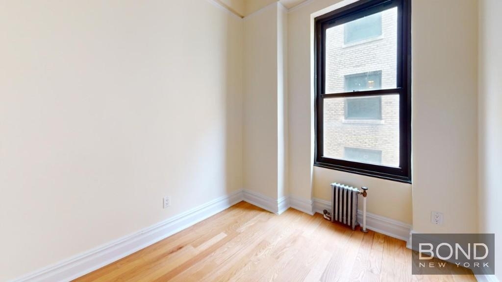 Second Avenue - Photo 6